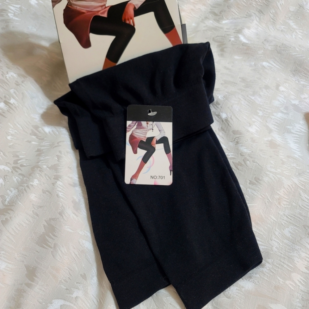 NWT - Capri "Black" Leggings🦵💕